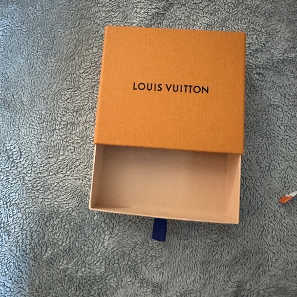 Louis Vuitton accessories box - Picture 6 of 6